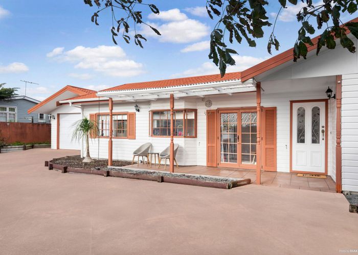  at 75a  Matipo Road, Te Atatu Peninsula, Waitakere City, Auckland