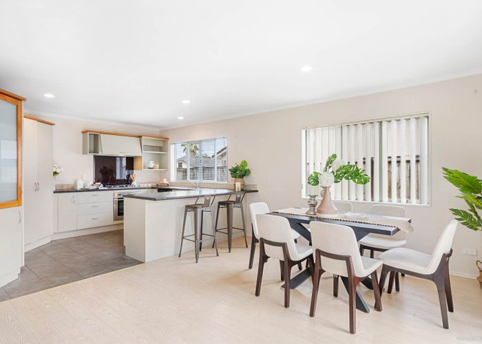  at 8 Dalcross Drive, Flat Bush, Auckland