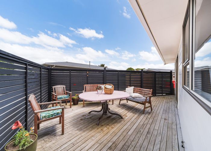  at 27 Hillcrest Drive, Kelvin Grove, Palmerston North, Manawatu / Whanganui