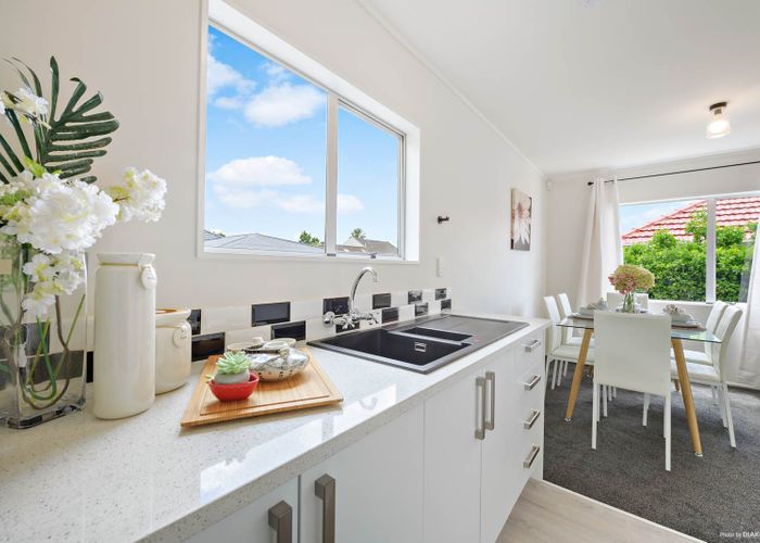  at 1/42 Orams Road, Hillpark, Auckland