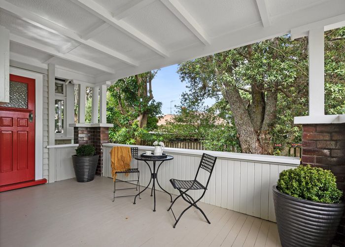  at 10 Bridge View Road, Birkenhead, Auckland