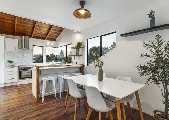  at 2/25 Fernwood Grove, Bayview, Auckland