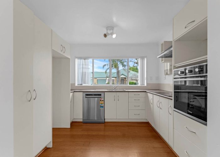  at 16 Drummond Drive, Ranui, Waitakere City, Auckland