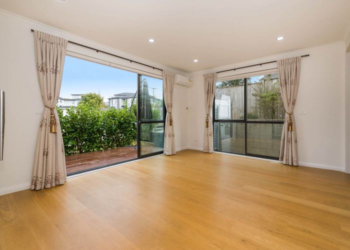  at 16 Colliston Rise, Pinehill, Auckland
