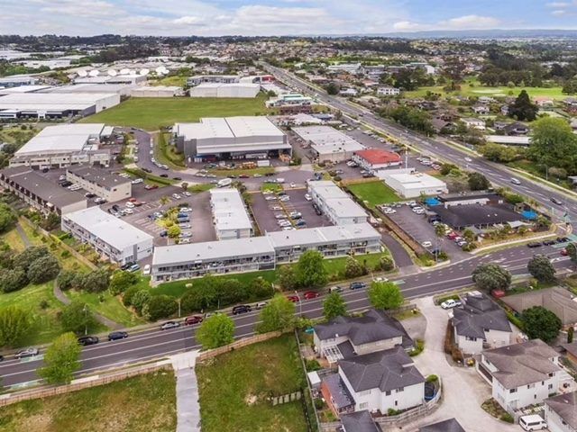  at 15 Lovell Court, Rosedale, North Shore City, Auckland