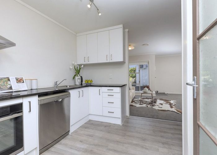  at 4/23 Tawa Road, Onehunga, Auckland