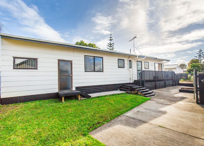  at 1/46 Shifnal Drive, Randwick Park, Auckland