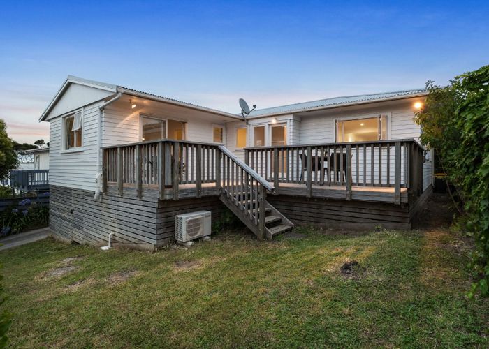  at 10 Windy Ridge Road, Glenfield, North Shore City, Auckland
