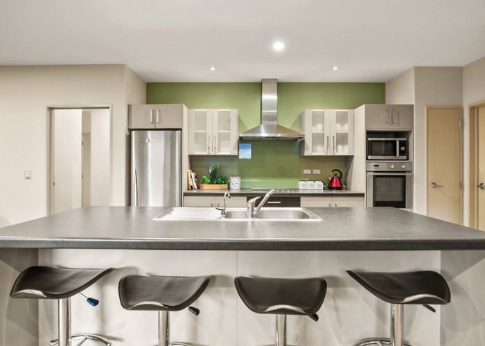  at 13 Alford Place, Huntington, Hamilton