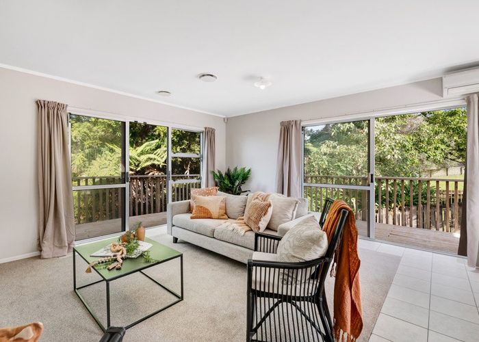  at 1/25 Edgware Road, West Harbour, Auckland