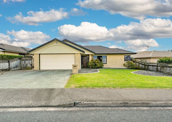  at 33 Ruze Vida Drive, Massey, Waitakere City, Auckland
