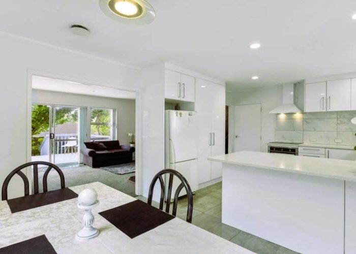  at 10 Yarra Place, Botany Downs, Manukau City, Auckland