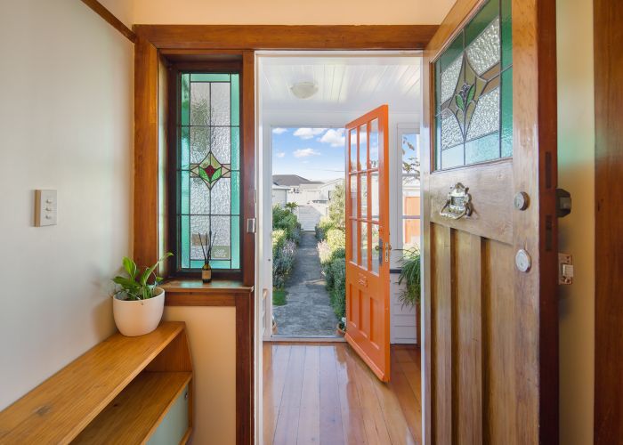  at 4 Puru Crescent, Lyall Bay, Wellington