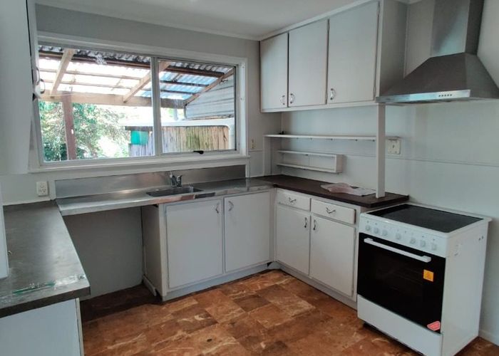  at 27 Burndale Terrace, Manurewa, Manukau City, Auckland