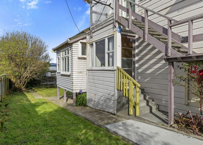  at 2/87 Queens Drive, Lyall Bay, Wellington, Wellington