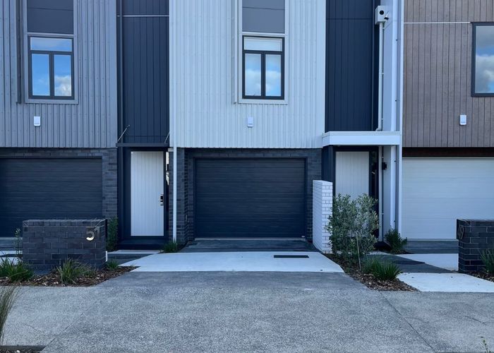 For rent 51 Bearing Parade, Long Bay, North Shore City, Auckland