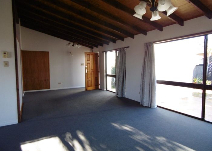  at 61 Rhinevale Close, Henderson, Waitakere City, Auckland