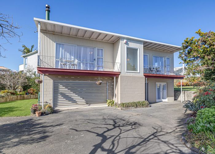  at 220 Buckland Road, Mangere East, Auckland