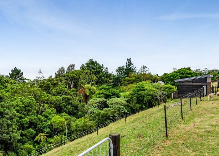  at 242 Henwood Road, Paraite