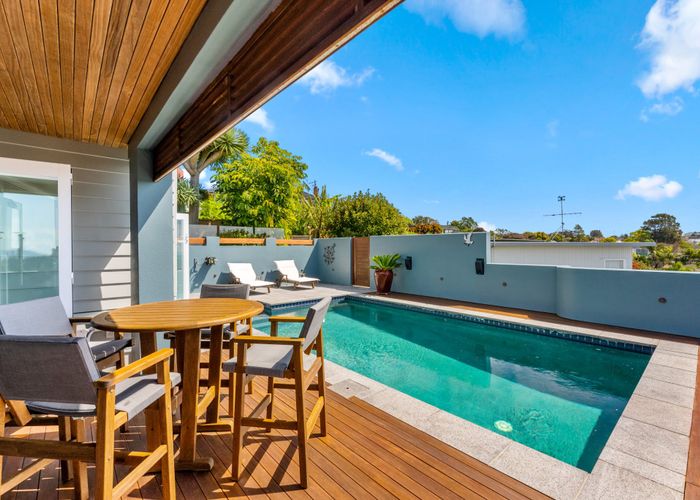  at 7 Elizabeth Place, Mairangi Bay, Auckland