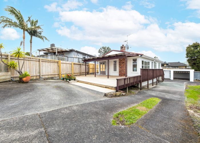  at 114 Edmonton Road, Henderson, Waitakere City, Auckland