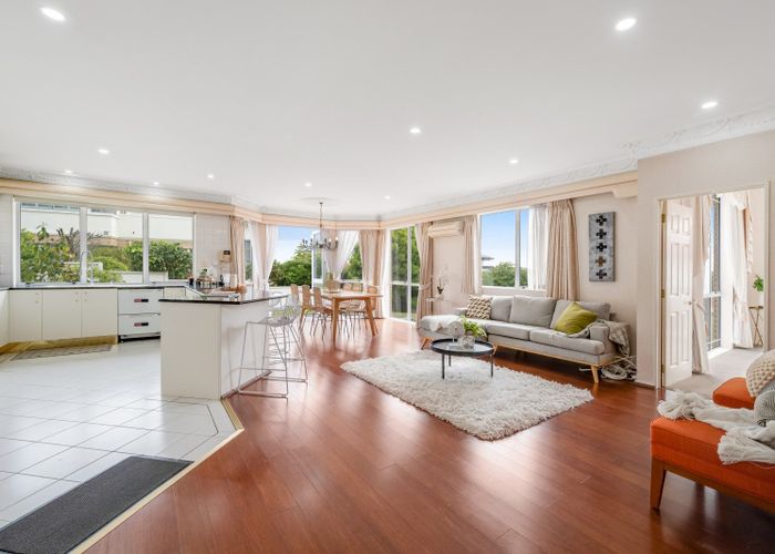  at 35 McCahill Views, Botany Downs, Manukau City, Auckland