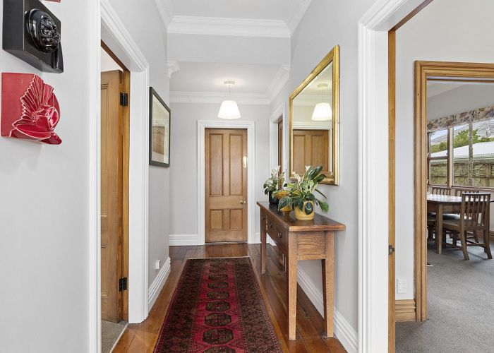  at 16 Farm Road, Northland, Wellington