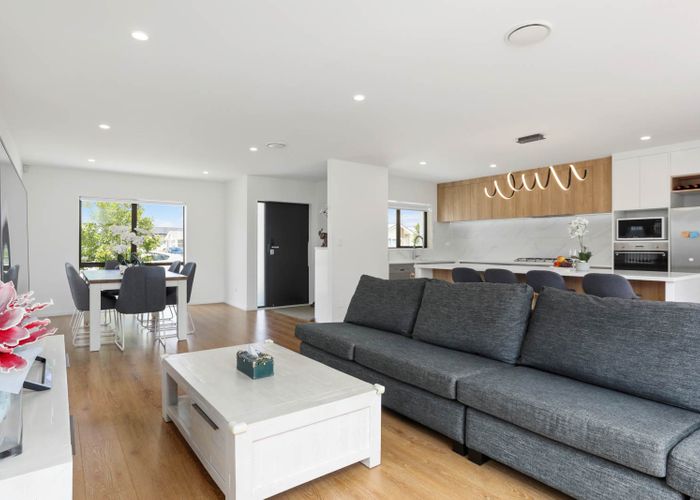  at 11 Hard Beech Street, Takanini, Auckland