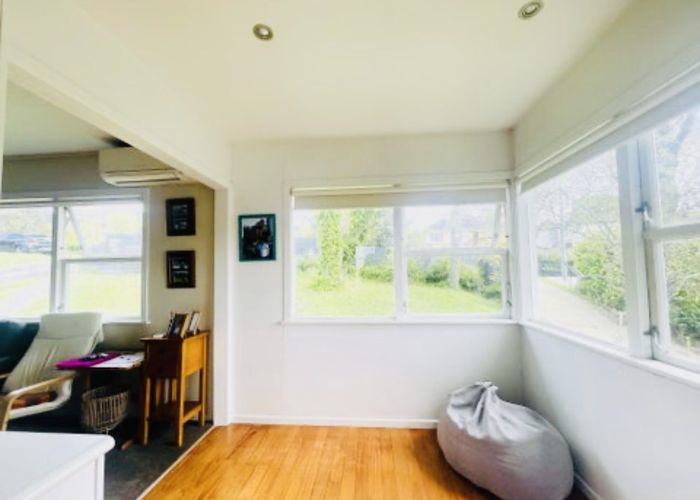  at 9 Dolbear street, Titirangi, Waitakere City, Auckland