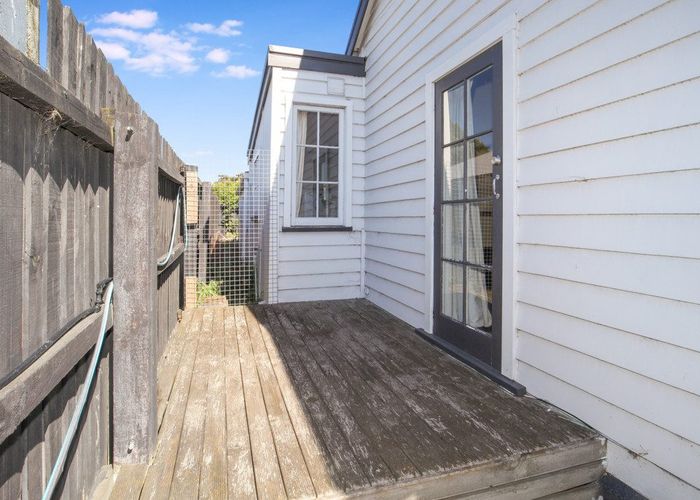  at 1/27 Wrights Road, Addington, Christchurch
