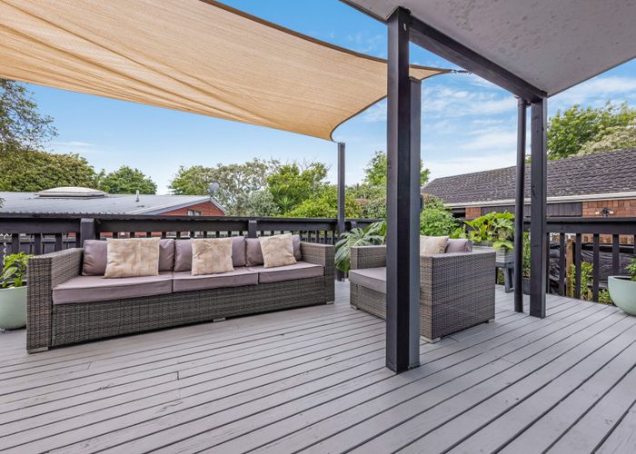  at 2/90 Wattle Farm Road, Wattle Downs, Auckland