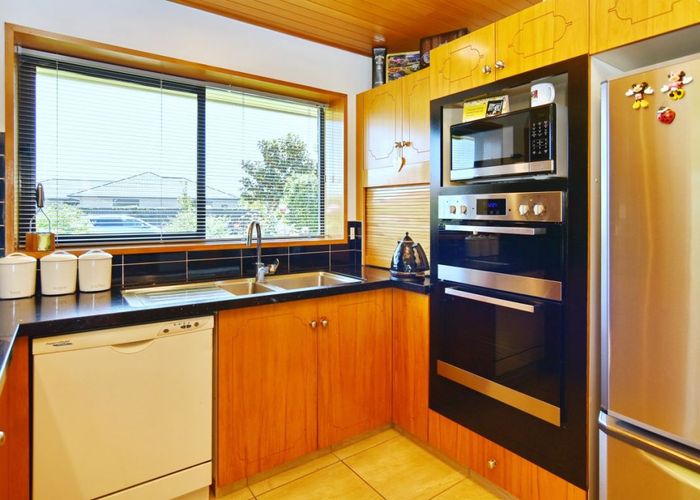  at 11 Amdale Avenue, Broomfield, Christchurch