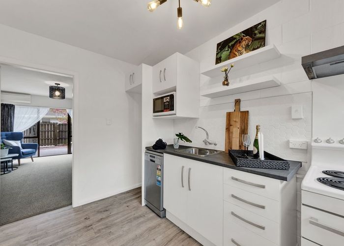  at 2/65 Champion Street, Edgeware, Christchurch City, Canterbury