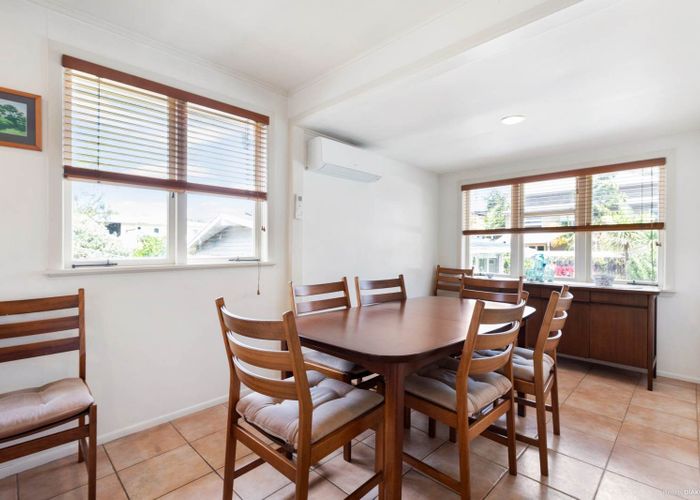  at 37 Chippendale Crescent, Birkdale, Auckland