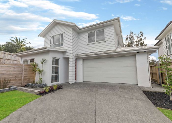  at 28 William Wallbank Crescent, Swanson, Auckland