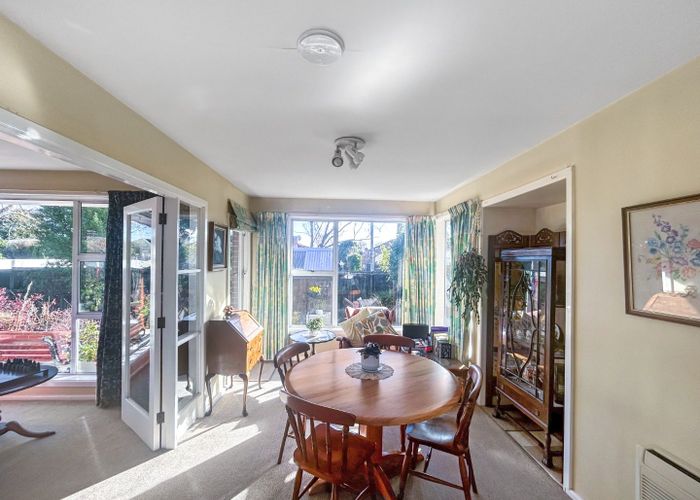  at 32 Greendale Ave, Avonhead, Christchurch City, Canterbury