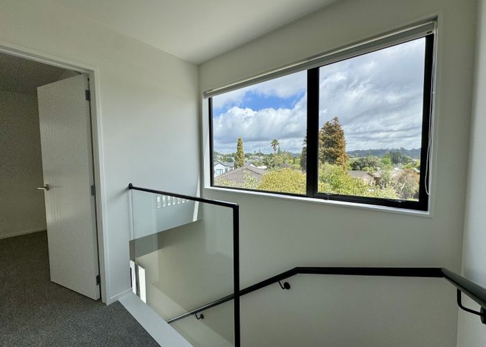  at 1/36 Fairdale Place, Birkdale, North Shore City, Auckland