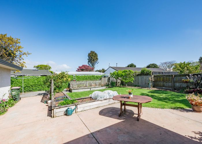  at 2 Charnwood Grove, Waikanae