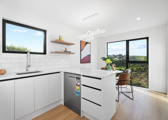  at 5/1090 Beach Road, Torbay, North Shore City, Auckland