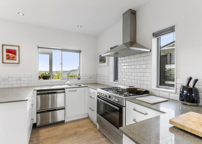  at 3/42 Deep Creek Road, Torbay, Auckland