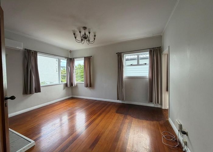  at 53 Waiohua Road, Greenlane, Auckland City, Auckland