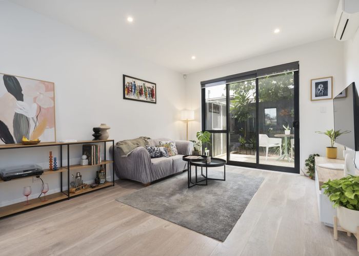  at 5B Beach Road, Te Atatu Peninsula, Waitakere City, Auckland