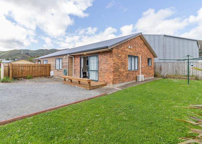  at 2/4 Ipswich Grove, Wainuiomata, Lower Hutt