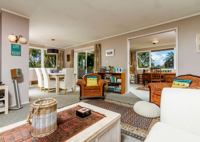  at 186 Beach Road, Campbells Bay, Auckland