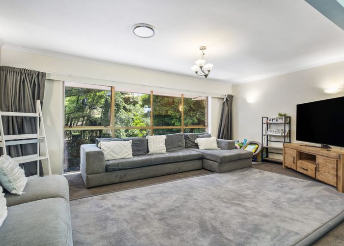  at 110 Lawrence Crescent, Hillpark, Auckland