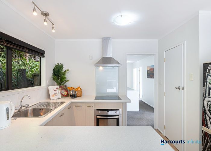  at 2/27 Flavia Close, Torbay, North Shore City, Auckland