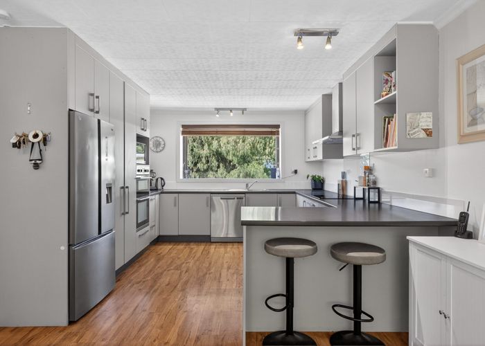  at 32 Scarlet Oak Drive, West Melton, Selwyn, Canterbury