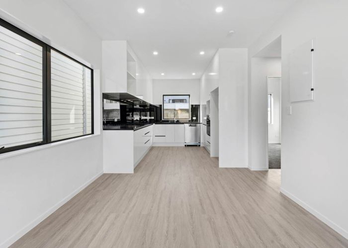  at 2/13 Kimpton Road, Papatoetoe, Manukau City, Auckland