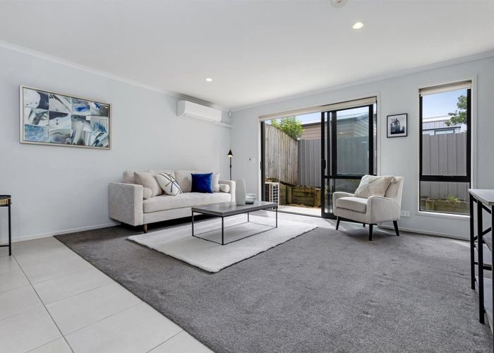  at 8 Akeake Lane, Manurewa, Auckland