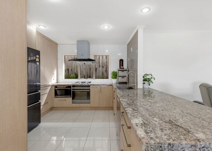  at 3 Fairchild Avenue, Goodwood Heights, Manukau City, Auckland